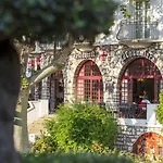 Отель La Chaumiere