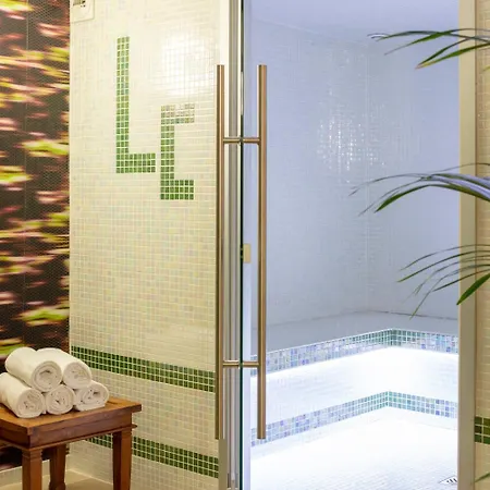 Hotell La Chaumiere 3*