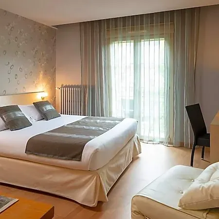 Ξενοδοχείο La Chaumiere 3*