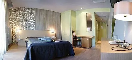 Ξενοδοχείο La Chaumiere 3*