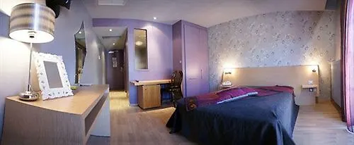 La Chaumiere